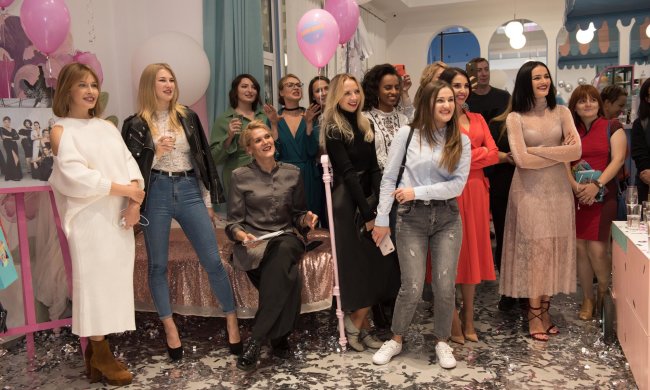 Зірка "Жіночого кварталу" закрутила пристрасний роман з колегою: пікантні фото парочки