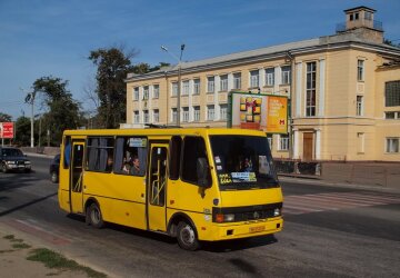 "Выйди вон, нищеброд": в Днепре быдло-маршрутчик набросился на школьника