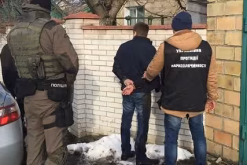 Під Києвом схопили перевертня в білому халаті, будь-яка "дурь" за ваші гроші: подробиці резонансної спецоперації
