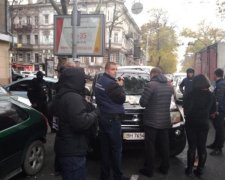 Одесский аферист пытался сбежать, протаранив авто копов