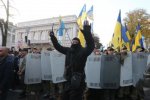 До центру Києва стягують війська та "швидкі", вулиці паралізовані