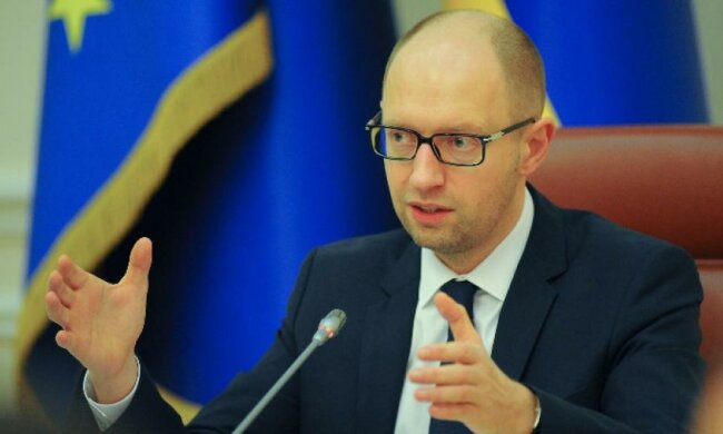 Яценюк предлагает создать международное объединение в поддержку мира в Украине