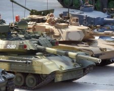 Чемпіонат по іграшковим танкам в Одесі (фото)