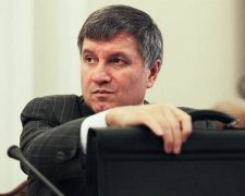 У БПП і "Народного фронту" конфлікт через особливий статус Донбасу