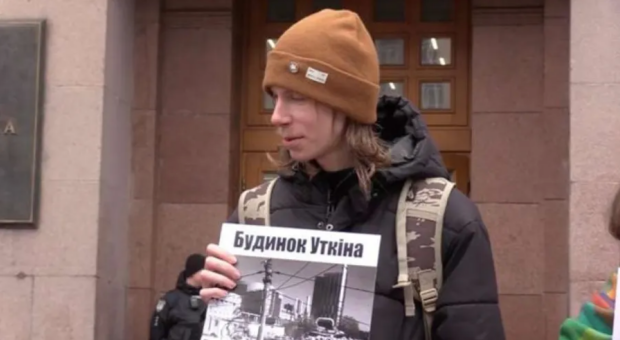 Перов під прикриттям: захист спадщини чи втеча від мобілізації?!