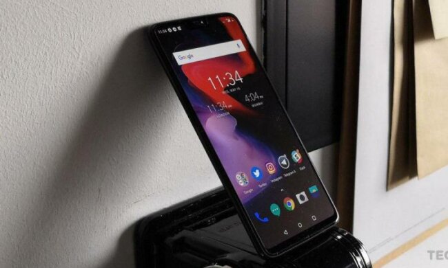 Владельцы OnePlus 6 столкнулись с очередной проблемой