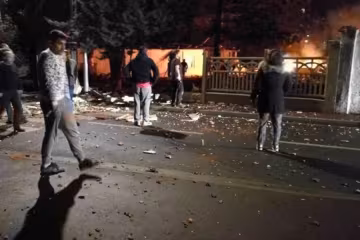 Два потужні вибухи наполохали парижан