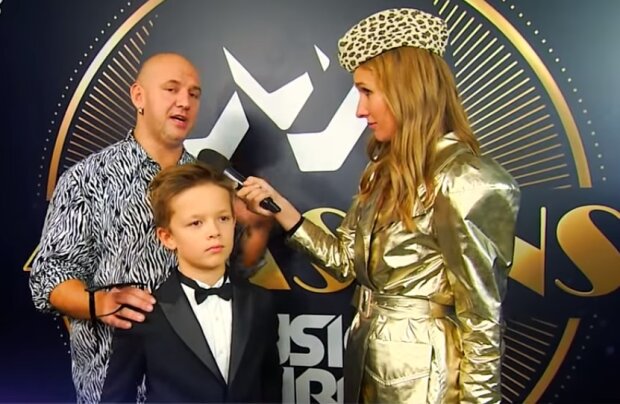 Потап с сыном и Катя Осадчая, скрин из видео