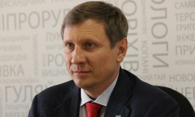Спакувати всіх міністрів у поїзд: Шахов розповів, як заставити уряд думати про українців