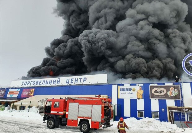 пожежа в "Епіцентрі" у Миколаївськый області, фото: ДСНС