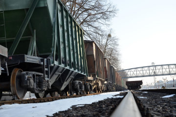 Укрзализныця вместо продажи билетов закупает оружие