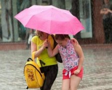 Готуємося: циклон, який наробив лиха, знову зазирне до України