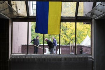 Нічна атака дронів на Київ: у КНУБА пошкоджено 65 вікон