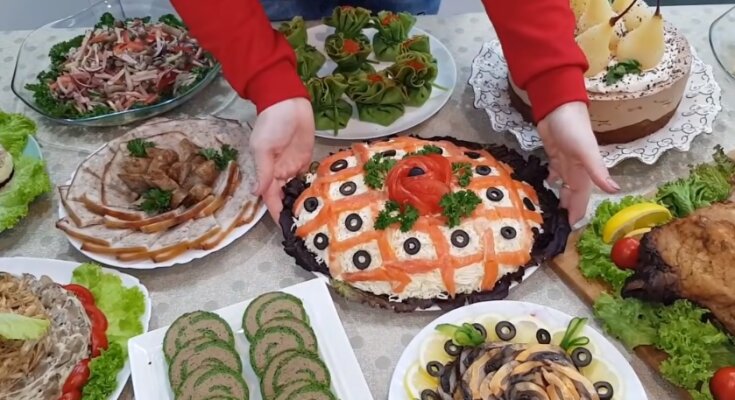 Новорічний стіл, скріншот відео