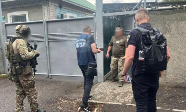 Візит СБУ до одного з воєнкомів, фото: Facebook