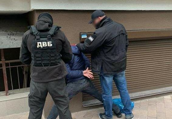 У Львові накрили банду наркодилерів, які підсаджували молодь на амфетамін