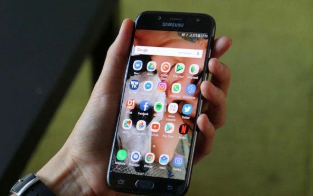 Samsung анонсировал бюджетный Galaxy J7: дата выхода, цена