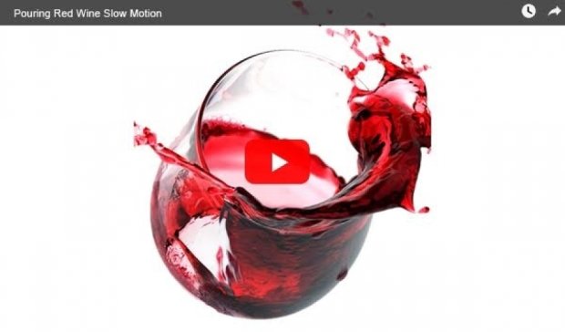 Завораживающее видео, как наливается вино в бокал 