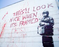 Особистість таємничого художника Banksy розкрили за новими фото: він виступав у Києві