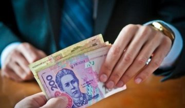 Українці вимагають від Кабміну скасувати здирництво в школах