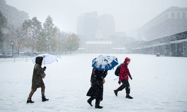 Погода розійшлася не на жарт, українців попередили: це тільки початок