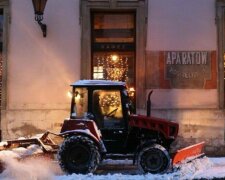 Снегоуборочная машина во Львове