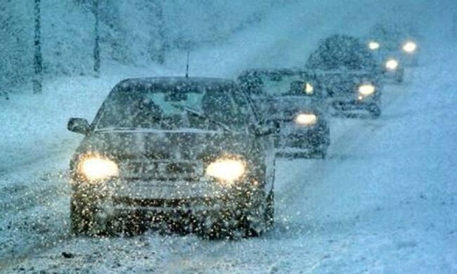 Автомобілістів попередили про снігопад