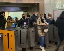 Метро в Києві, фото: скріншот з відео