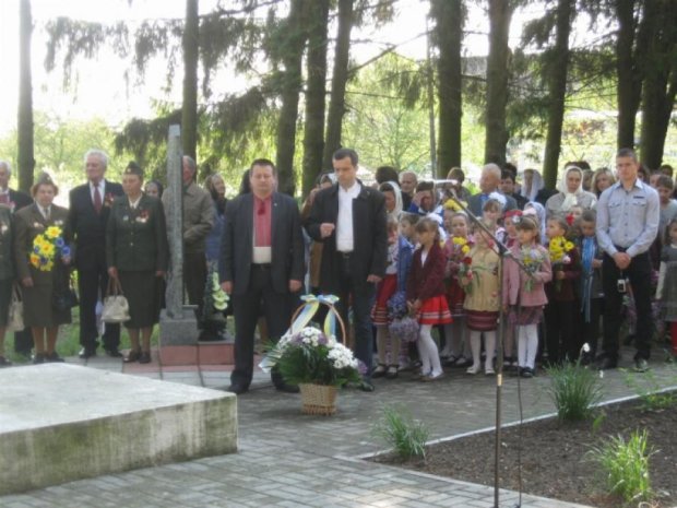 На Волыни открыли памятник Повстанческой матери
