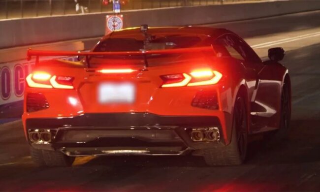 Стоковый 2020 C8 Corvette испытали на уличной драг-гонке, результаты удивили всех
