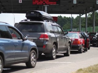 Черга на в'їзд в білорусь. Фото: скриншот з відео