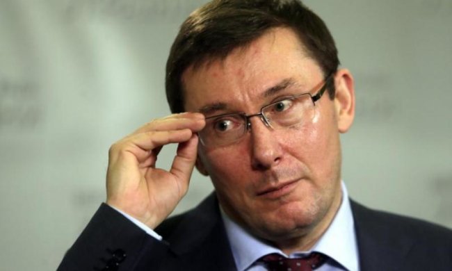 Мужчина хотел купить дружбу Луценко за $5000