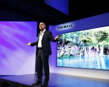 Samsung превратила телевизор в стену