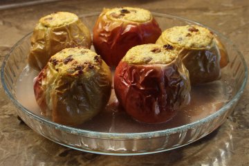 Рецепт для тех, кто следит за фигурой: запеченные яблоки с корицей