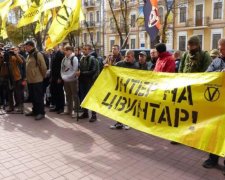 Пропагандист Шувалов слезно прокомментировал выдворение из Украины