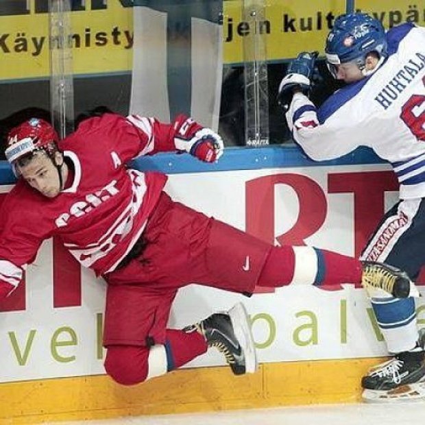 Российская сборная по хоккею вышла на матч в советской форме. И проиграла