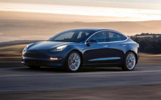 Продажи Tesla Model 3 провалились
