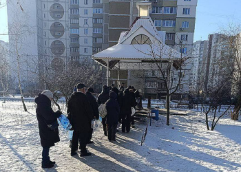 Украинцы, очередь, фото из соцсетей