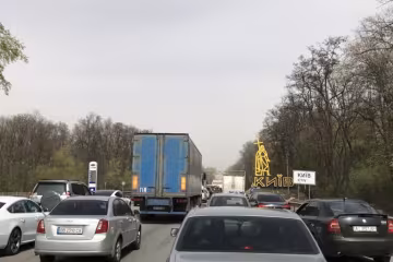 Затори на в'їзді до Києва, скріншот: YouTube