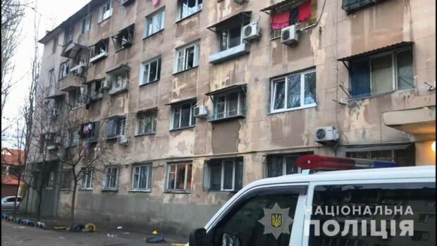 В Одессе неадекват устроил соседям вендетту на Рождество: "Держал ногой дверь, когда бросил гранату"