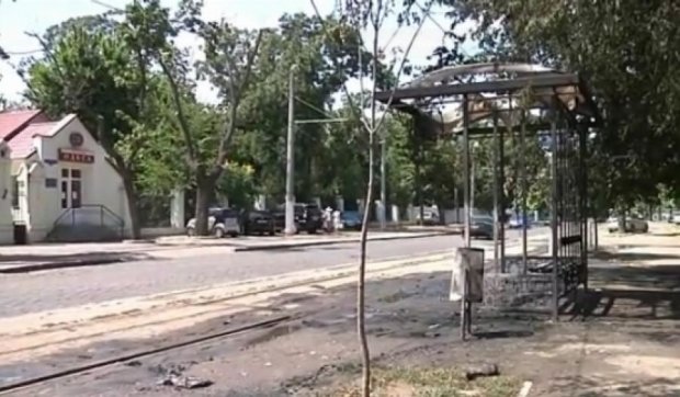 В Одессе горящий автомобиль столкнулся с остановкой