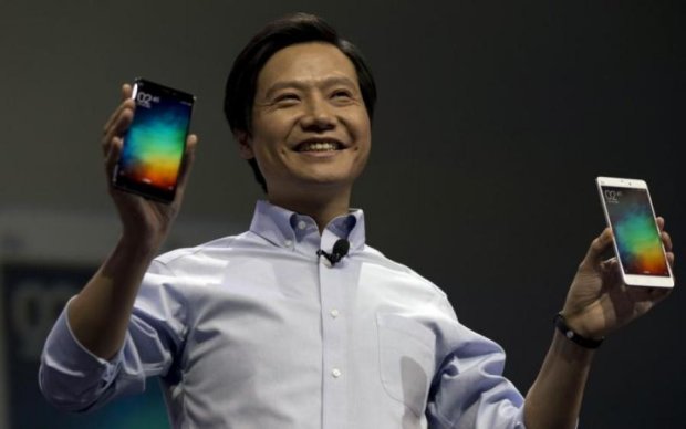 Творцы Xiaomi потроллили iPhone
 

