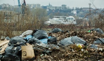 Розруха і злидні: як живуть в 5 хвилинах їзди від Банкової (фото)