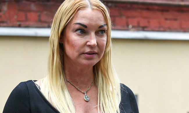 Каламутна штукатурка Волочкової викликала у стилістів напад відчаю