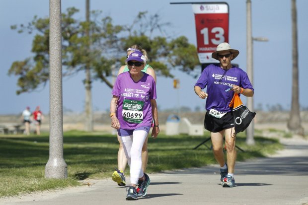 Начинать заниматься спортом никогда не поздно: 92-летняя женщина приняла участие в марафоне и пробежала 42 километра. Это достойно уважения