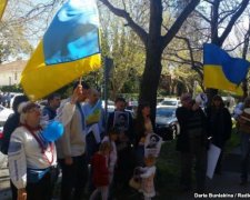 Українці мітингували під російським консульством у Сіднеї