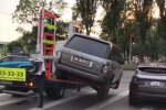 евакуатор, скріншот з відео