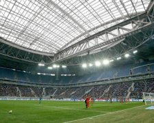 Дах найдорожчого стадіону Росії знову в центрі уваги
