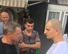 Активисты проучили фейкового героя Украины