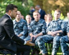 Головне за ніч: зустріч Зеленського з Путіним, подвійна пенсія в Україні та обшуки у соратників Порошенка